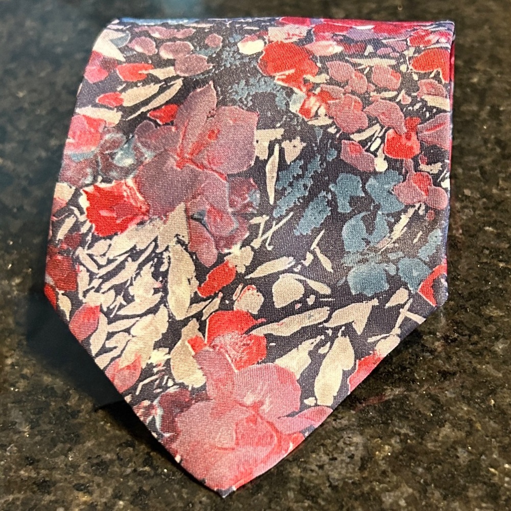 RANDA CORP Men's Tie • Fuschia Lavender Blue Floral 57.5"L x 4"W
